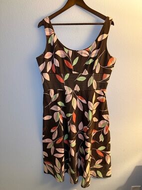 Maggy London Brown Sleeveless Midi Dress with Multicolor Leaf Print